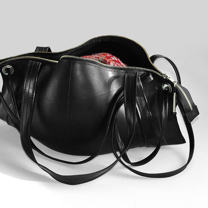 Black Fashion Handbag S389